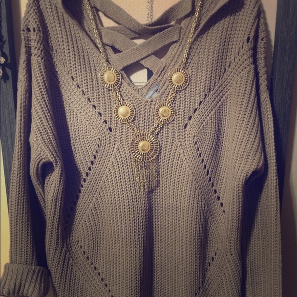 Charlotte Russe Sweaters - LAST CHANCE!! Taupe/brown knit sweater.